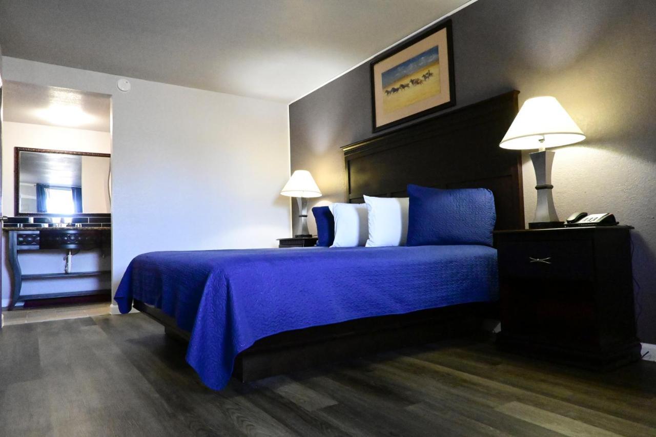 R Nite Star Inn And Suites -Home Of The Cowboys & Rangers Arlington Exteriör bild