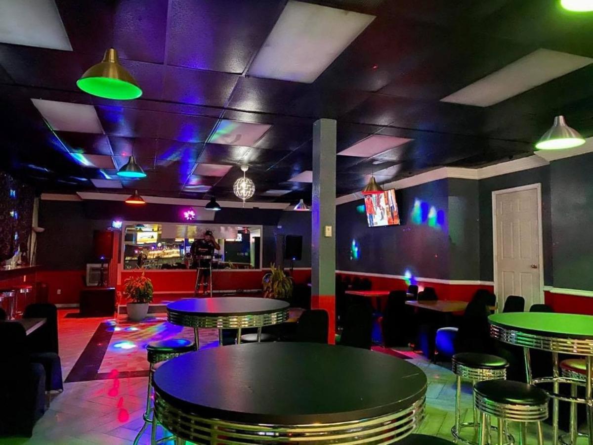 R Nite Star Inn And Suites -Home Of The Cowboys & Rangers Arlington Exteriör bild